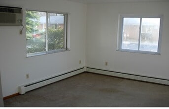 647 Middle Ct, Unit 15 in Chelsea, MI - Building Photo - Building Photo