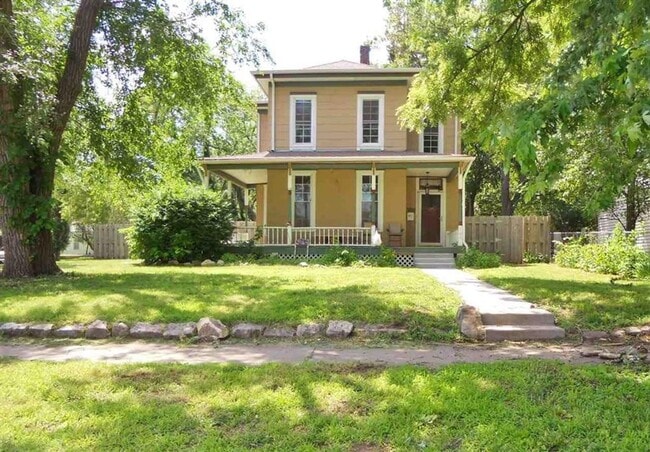 property at 106 N Jefferson St