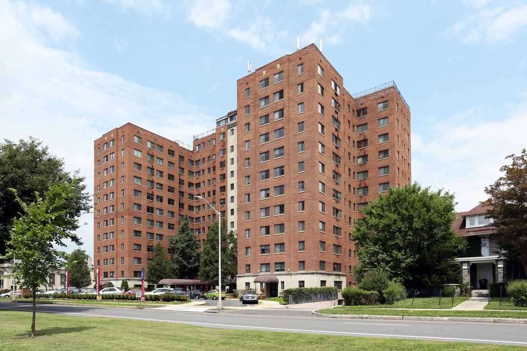 River Plaza in Harrisburg, PA - Building Photo