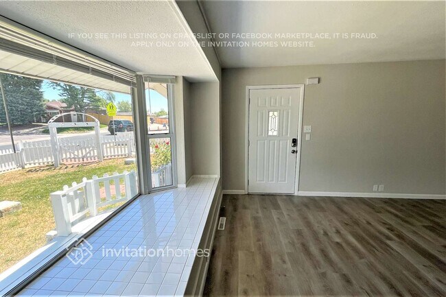 820 Essex Dr in Denver, CO - Foto de edificio - Building Photo