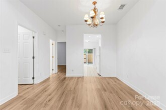 8122 Village Harbor Dr in Cornelius, NC - Building Photo - Building Photo