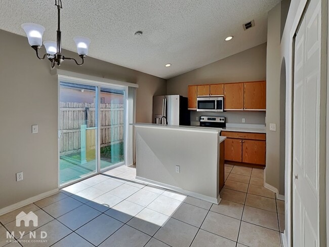 5704 English Oak Dr S in Jacksonville, FL - Building Photo - Building Photo