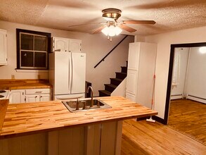 111 Summer St, Unit 3 in Biddeford, ME - Building Photo - Building Photo