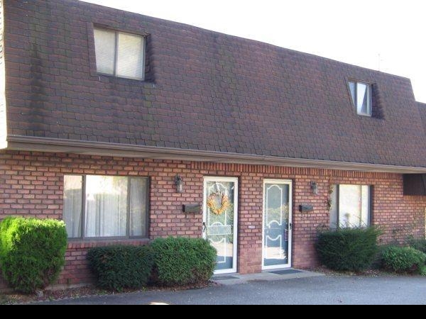 265 Foster Rd in North Versailles, PA - Foto de edificio - Building Photo