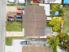 310 SW 76th Ct in Miami, FL - Building Photo