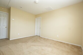 8106 Rosberg Ln in Charlotte, NC - Building Photo - Building Photo
