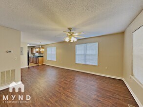 202 Jubilee Dr in Chapel Hill, NC - Foto de edificio - Building Photo