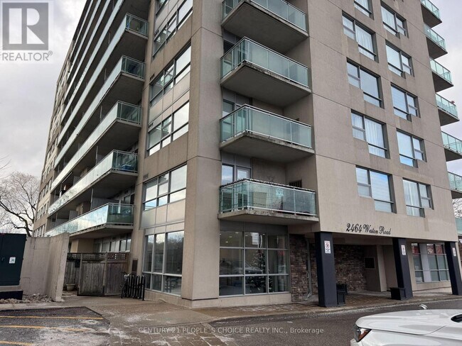 2464 Weston Rd in Toronto, ON - Building Photo - Building Photo