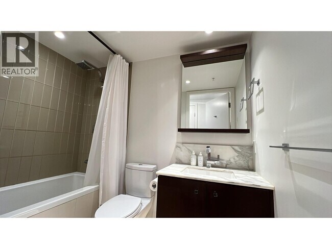 1028 Barclay St in Vancouver, BC - Building Photo - Building Photo