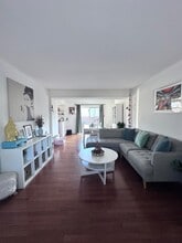 5572 Hollins Ln in Burke, VA - Building Photo - Building Photo