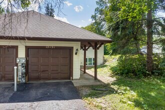 12131 62nd Ave N, Unit 12131 62nd Ave N, Maple G in Maple Grove, MN - Foto de edificio - Building Photo