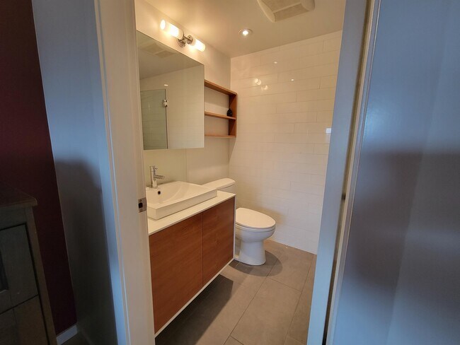 1166 W 11th Ave in Vancouver, BC - Building Photo - Building Photo