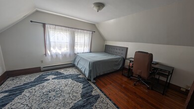 124 Foster St, Unit 3rd Floor in New Haven, CT - Building Photo - Building Photo