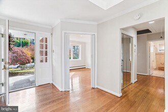 5813 Midhill St in Bethesda, MD - Building Photo - Building Photo