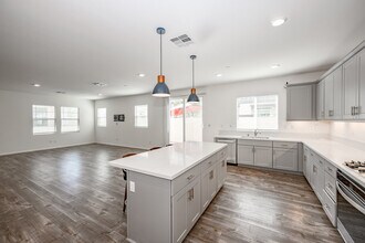 17106 Zion Dr in Santa Clarita, CA - Building Photo - Building Photo
