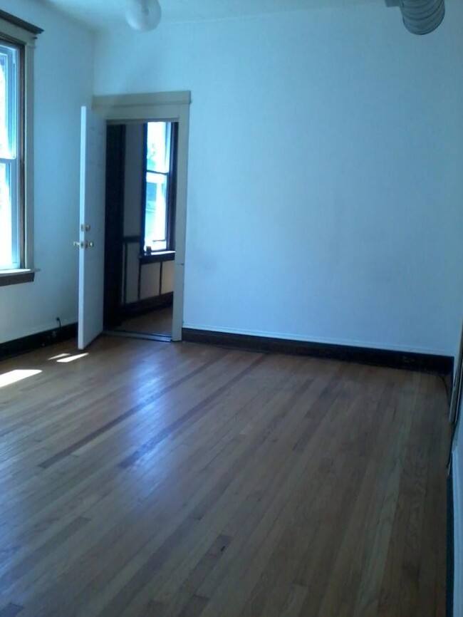 3341 S Lituanica Ave in Chicago, IL - Building Photo - Building Photo