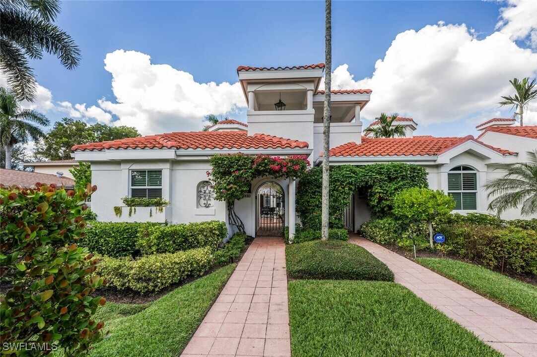 425 2nd Ave S in Naples, FL - Building Photo