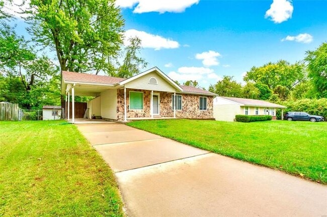 18 Alandale Ct in Florissant, MO - Building Photo - Building Photo