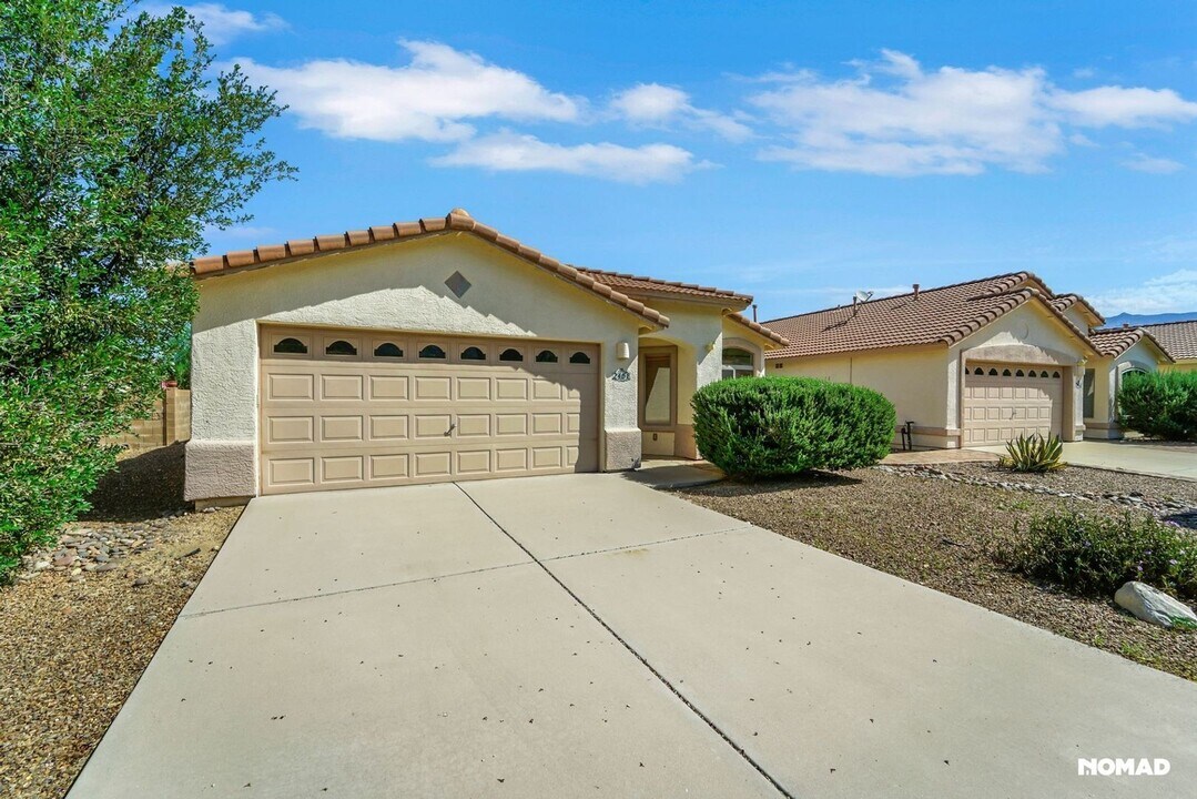 2451 E Stone Stable Dr in Tucson, AZ - Building Photo