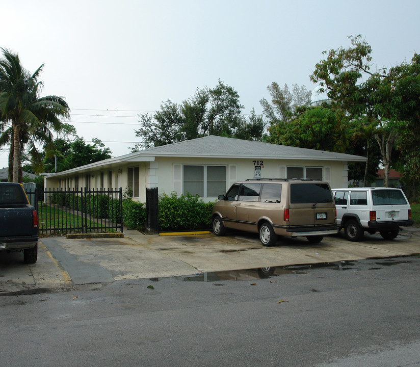 712 NW 4th Ave in Fort Lauderdale, FL - Building Photo