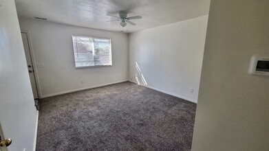692 N 400 W in Kaysville, UT - Building Photo - Building Photo