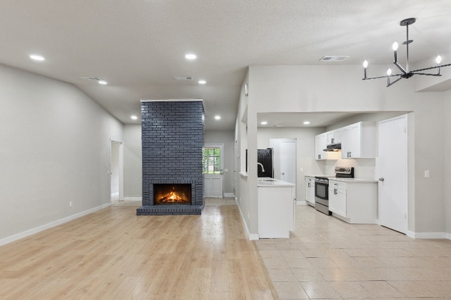 2104 Richland Dr