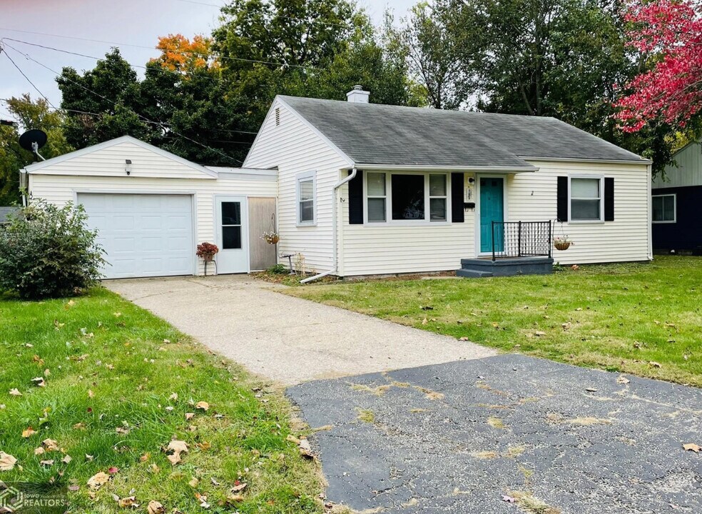 187 Indian Terrace in Burlington, IA - Building Photo