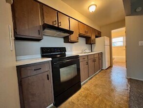 5271 Hester Rd, Unit 8 in Oxford, OH - Foto de edificio - Building Photo