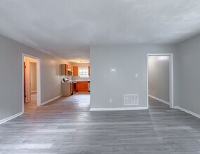 1726 Hartsfield Rd in Tallahassee, FL - Building Photo - Building Photo