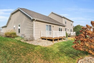 1701 E Amber Ln in Urbana, IL - Building Photo - Building Photo