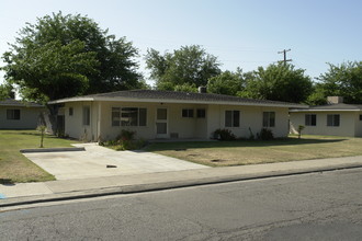 405 U St in Merced, CA - Building Photo - Building Photo