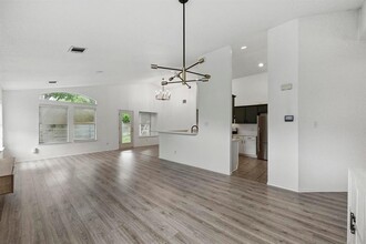 8717 Corran Ferry Dr in Austin, TX - Building Photo - Building Photo