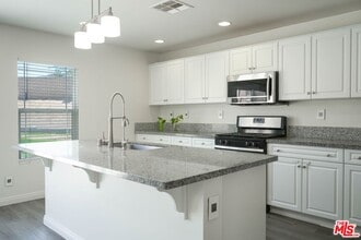2732 Hemlock Rd in Palmdale, CA - Building Photo - Building Photo