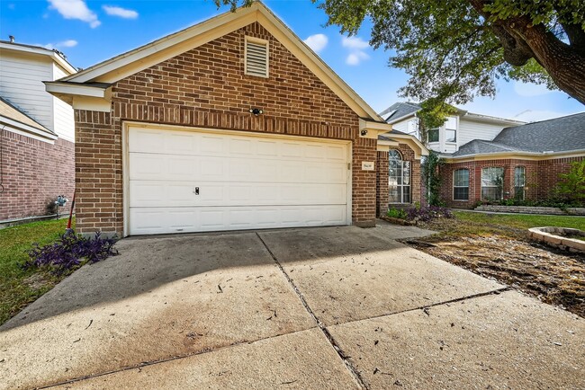 19439 Hillside Springs Cir