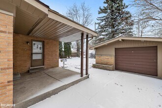 5342 Streefkerk Dr in Warren, MI - Building Photo - Building Photo