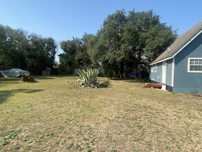 406 S Main St in Kyle, TX - Building Photo - Building Photo