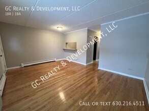 231 Uteg St, Unit Unit 2 in Crystal Lake, IL - Building Photo - Building Photo