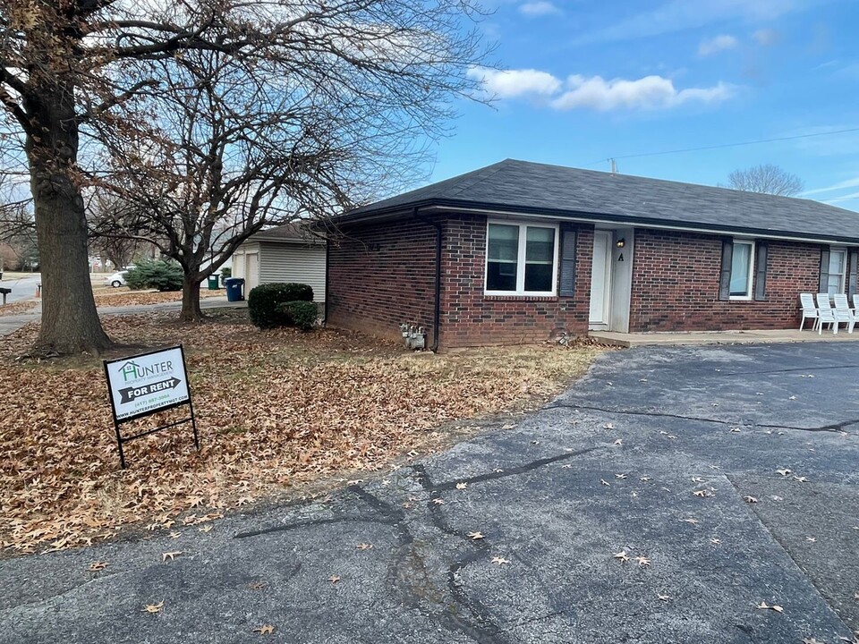 1046 S Lexington Ave in Springfield, MO - Building Photo