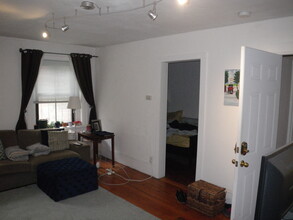 43 Hancock St, Unit 3 rd floor in Boston, MA - Building Photo - Building Photo