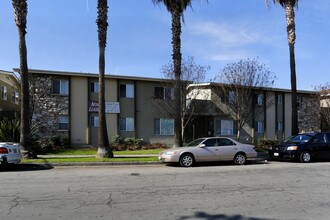 Cedar Middle Apartments in Long Beach, CA - Building Photo - Building Photo