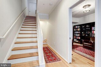 2058 N Oakland St in Arlington, VA - Building Photo - Building Photo