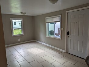 1325 E 40th St, Unit B in Savannah, GA - Building Photo - Building Photo