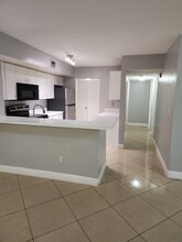 2600 S University Dr in Davie, FL - Building Photo - Building Photo