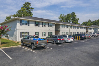 Chamblee Square Apartments in Atlanta, GA - Building Photo - Building Photo