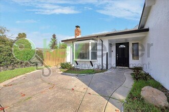 5631 Mt Everest Ct in Sacramento, CA - Building Photo - Building Photo