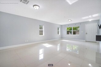 241 Emory Pl in Orlando, FL - Building Photo - Building Photo