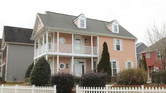 100 Honeybee Trce in Clayton, NC - Building Photo