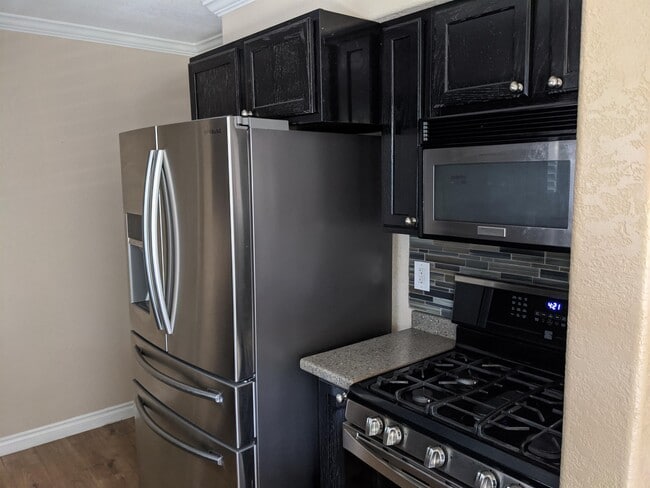 11614 Dawn St in Anchorage, AK - Building Photo - Building Photo
