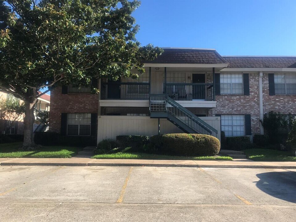 845 Augusta Dr Photo