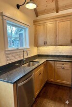 28 Emerald Ave in Hampton, NH - Foto de edificio - Building Photo